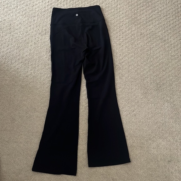 Lulu lemon flare legging - Picture 3 of 4